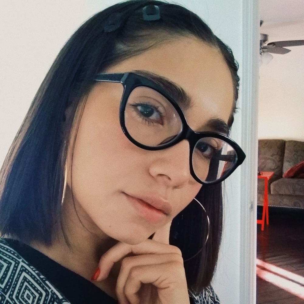 Meet your Posher, Mayra